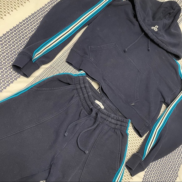 TNA Iconic Track Suit - Picture 9 of 16